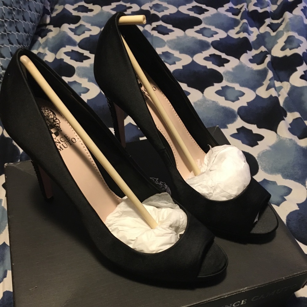 Vince Camuto Open toe Heels